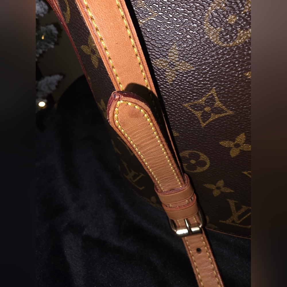 Vintage Pre-loved Louis Vuitton Drouot Monogram Crossbody/Shoulder Bag - Picture 7 of 15